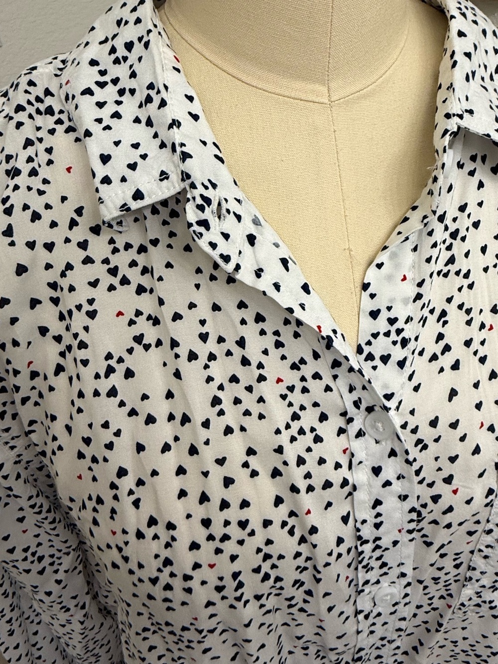 NWT-BeachLunchLounge Women's White Button-up Hearts sz XL